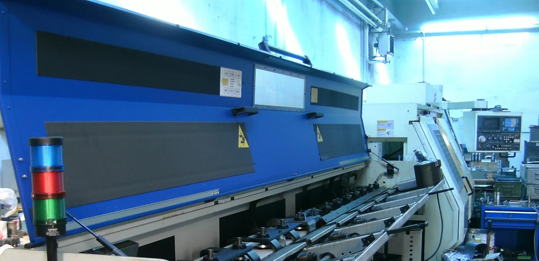 Tornitura CNC con macchine da barra